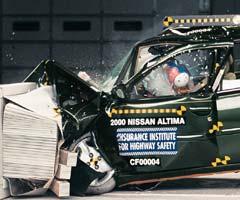 Краш тесты автомобилей Nissan Altima 2000-2001