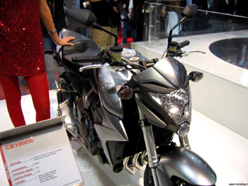 Первые фото обновленного мотоцикла Honda CB1000R 2008